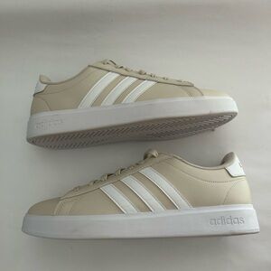 NWOT Adidas Cream and White Sneakers - size 11